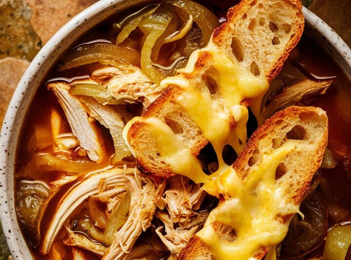 Cozy French Onion Chicken Soup Recipe for Chilly Nights 2025